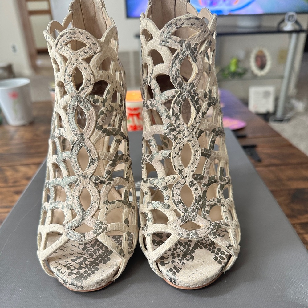Vince Camuto Women's Fontanela Sandal in metallic snake